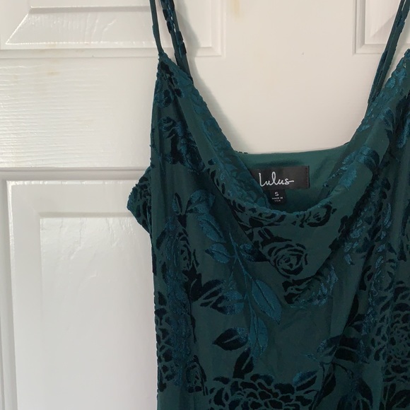 Lulu’s Green velvet floral midi dress - Picture 1 of 2